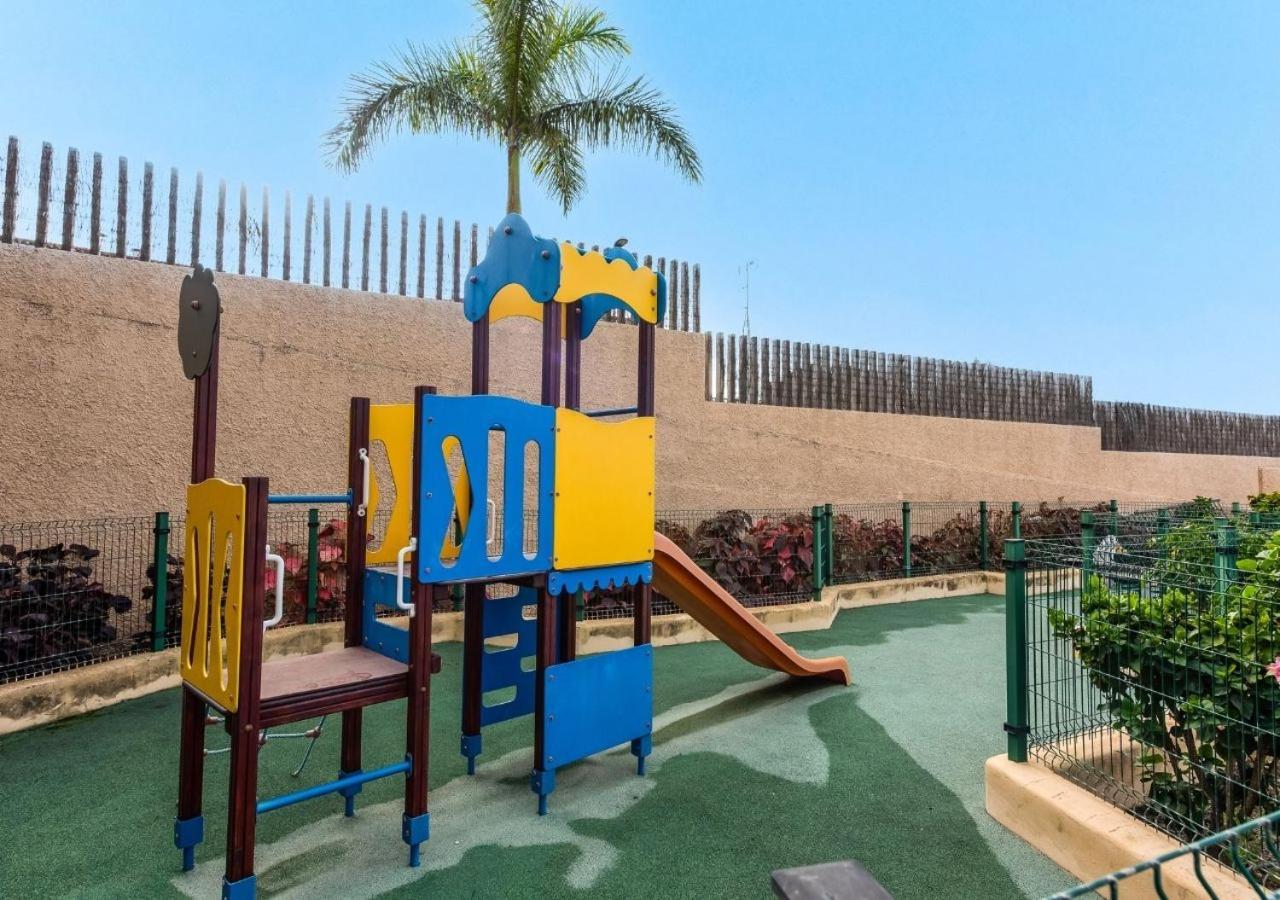 Вилла Family House With Patio And Communal Pool Санта-Урсула Экстерьер фото